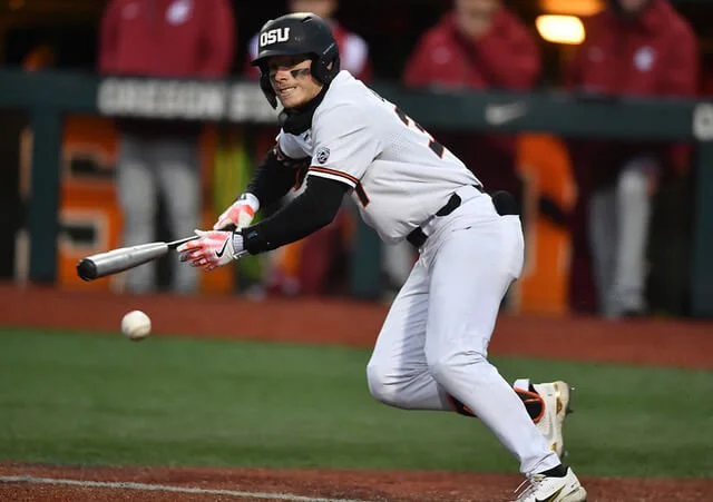 Oregon softball top batting gloves